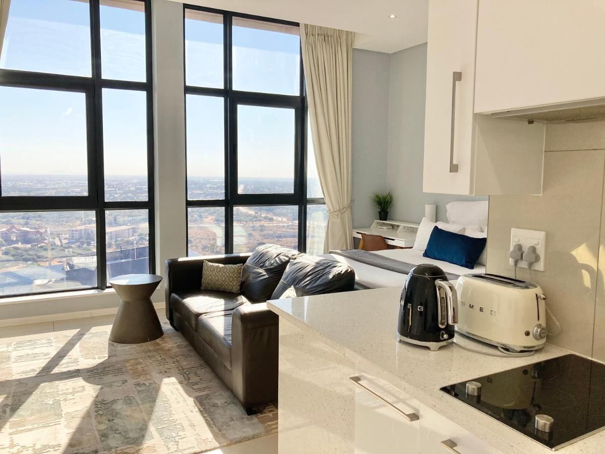 Urban Awe Apartment-Itowers 23Rd Floor ハボローネ エクステリア 写真