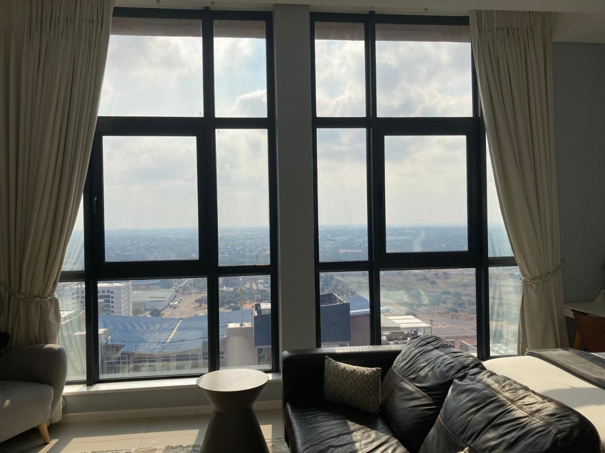 Urban Awe Apartment-Itowers 23Rd Floor ハボローネ エクステリア 写真
